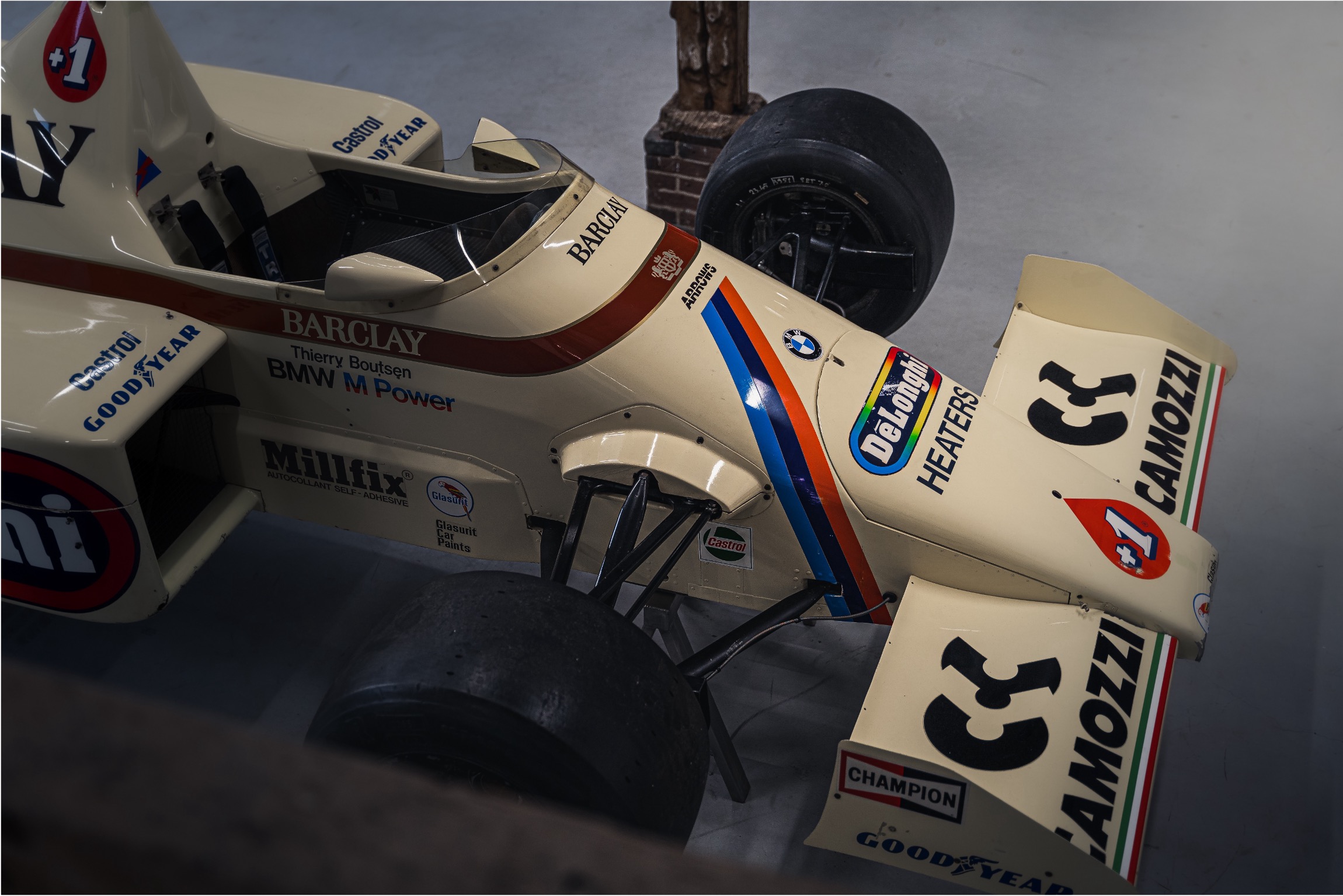 ミニカー 1985 Arrows A8 BMW #20 Thierry Boutsen 1985 Arrows A8 BMW #20 Thierry Boutsen
